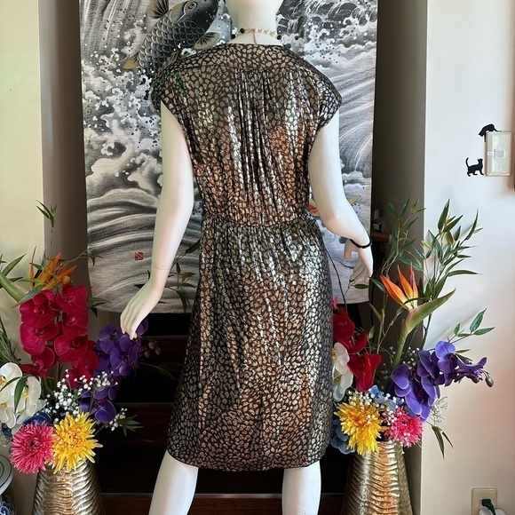 Masscob LA CORUNA BLACK & METALLIC GOLD V-NECK SHORT SLEEVE DRESS LARGE - Picture 6 of 11